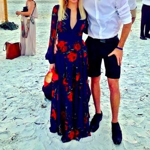 Formal flowy maxi dress with long sleeves